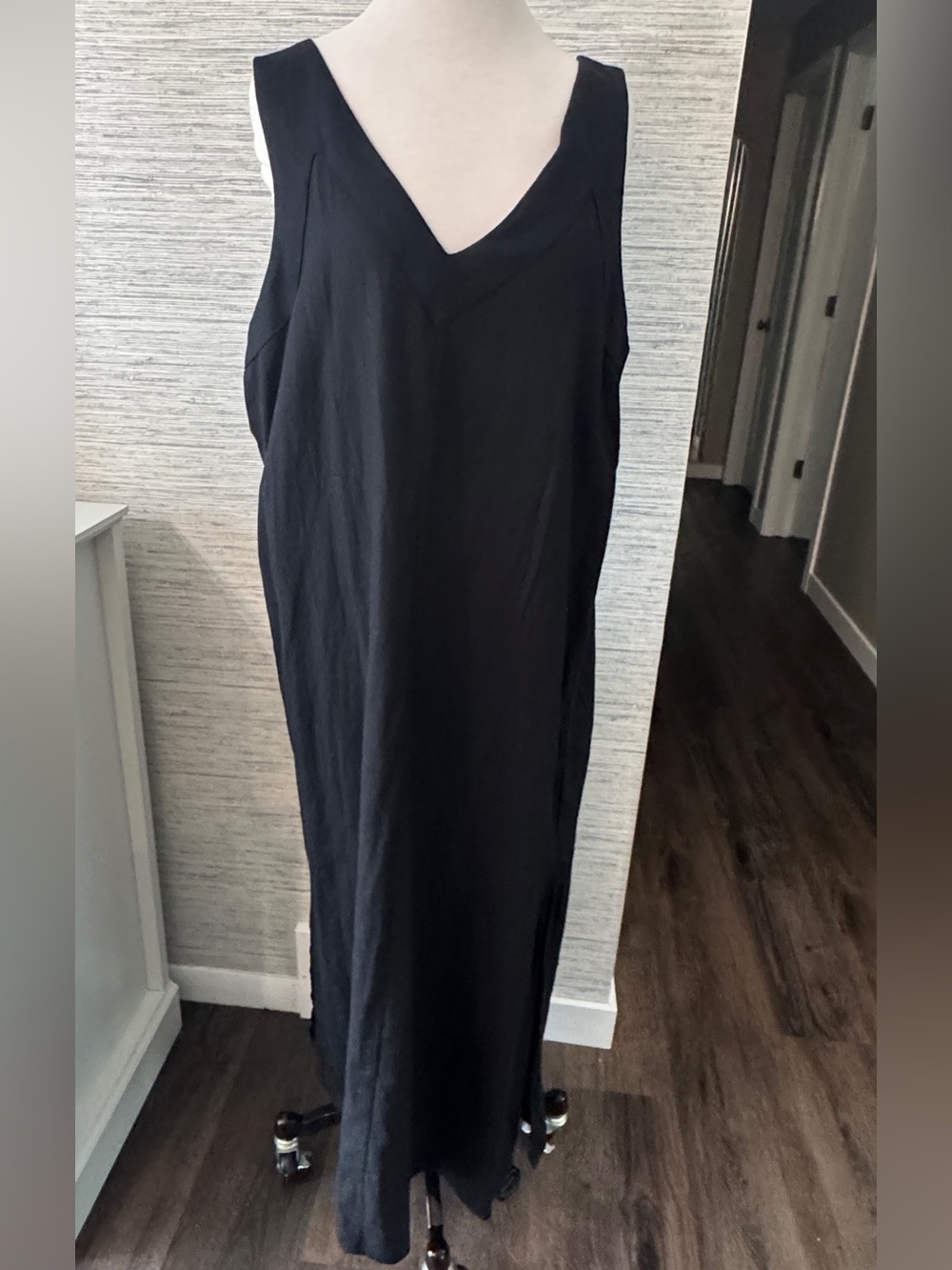 DKNY black V-Neck Sleeveless Dress Sz L NWT